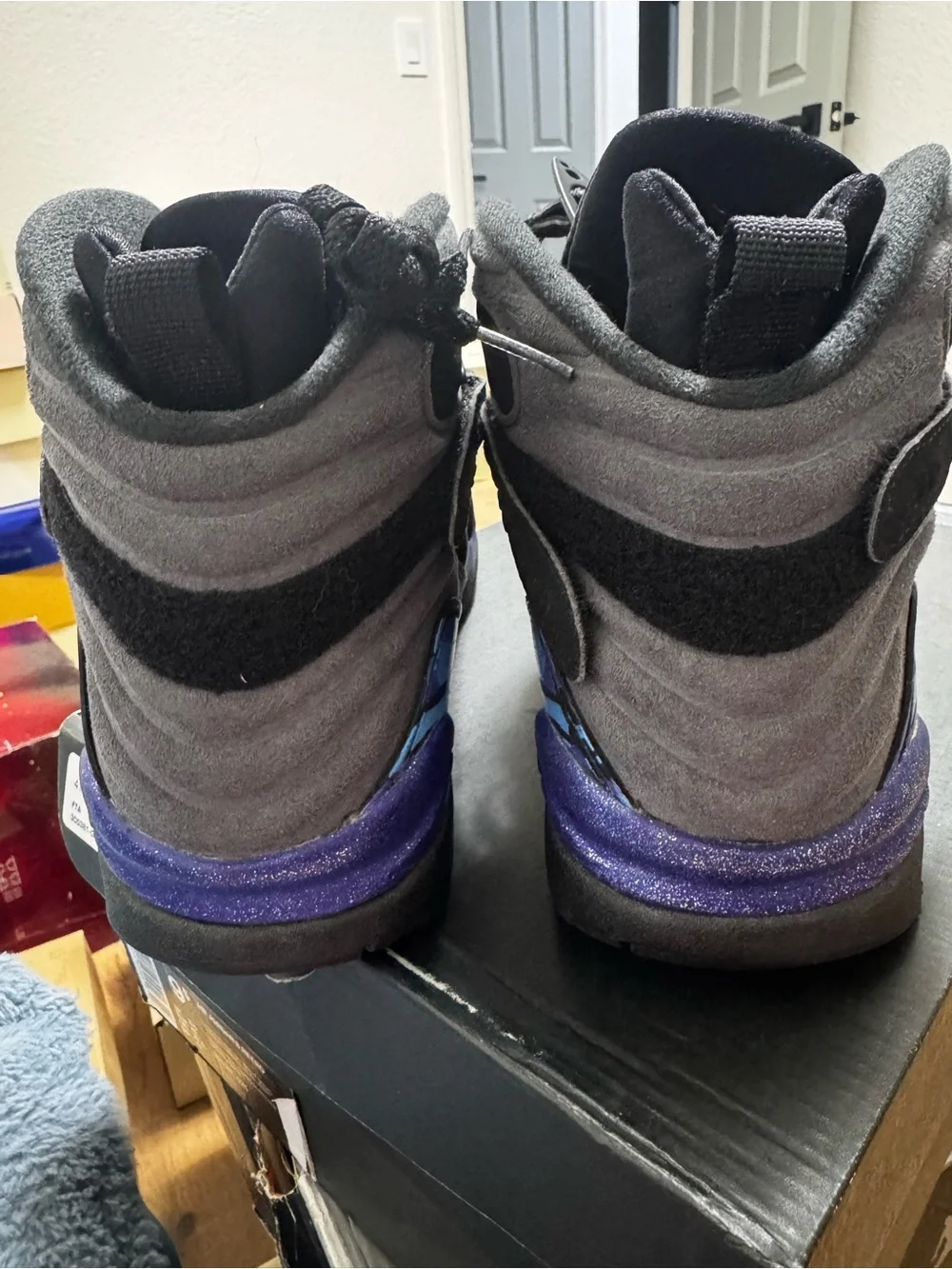 Jordan 8 Retro 